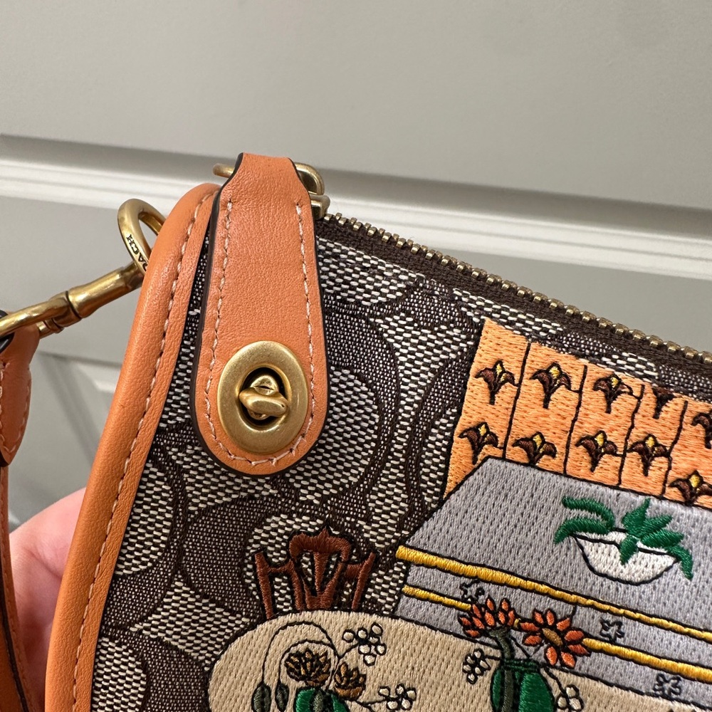 Coach x Observed by Us Swinger 20 - Picture 3 of 7